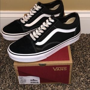 Old skool black and white vans